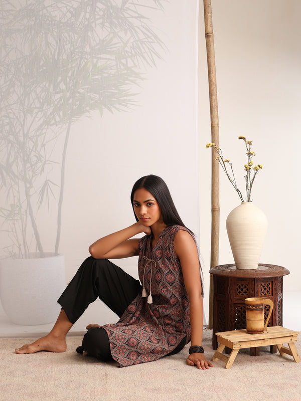 Khushal K Women Cotton kurta With Pant set - Black