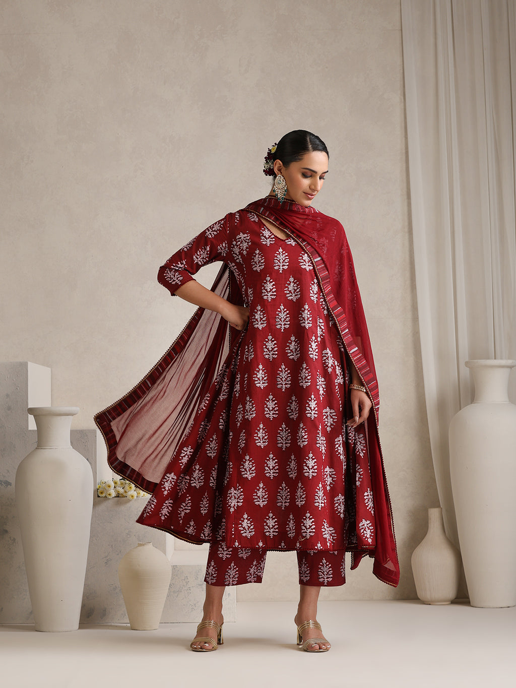 Floral Printed V-Neck A-Line Pure Cotton Kurta with Palazzos & With Dupatta