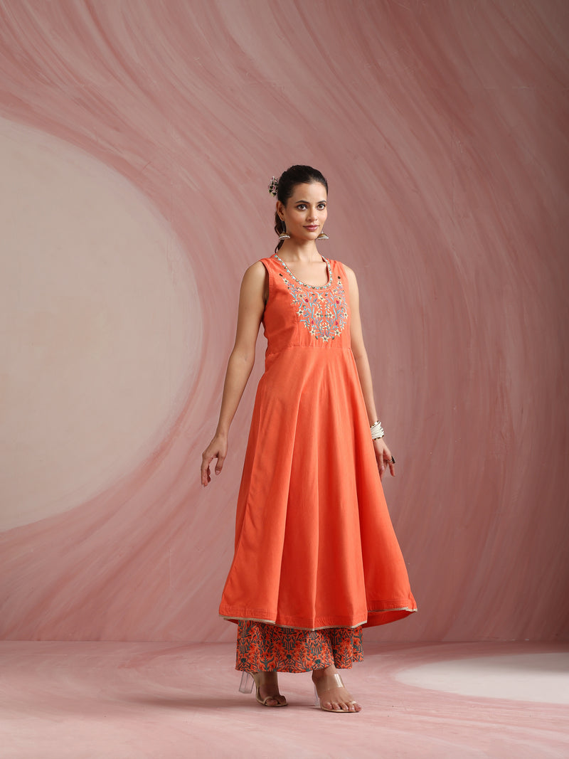 Ethnic Motifs Embroidered Round Neck Thread Work Kurta With Palazzos & Dupatta