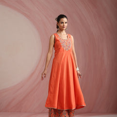 Ethnic Motifs Embroidered Round Neck Thread Work Kurta With Palazzos & Dupatta