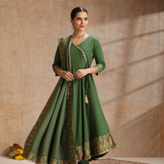 Women Solid Anarkali Kurta with Trousers & Dupatta