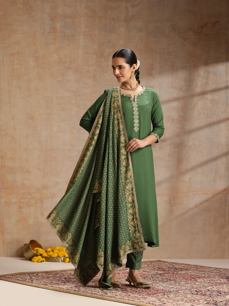 Ethnic Motifs Embroidered V-Neck Thread Work Kurta With Trousers & Dupatta