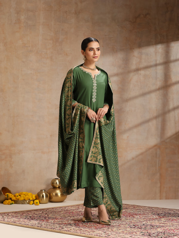 Ethnic Motifs Embroidered V-Neck Thread Work Kurta With Trousers & Dupatta