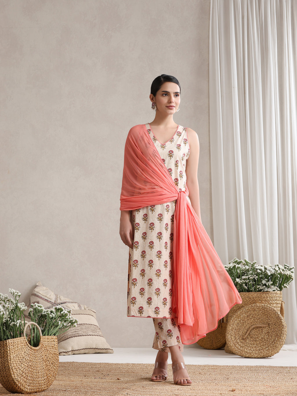 Women Cream & Peach Floral Printed Kurta Palazzo Set