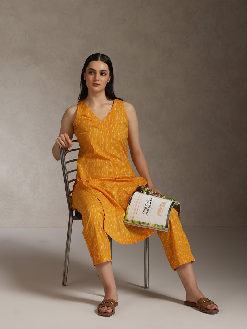 Khushal K Geometric Printed V-Neck Pure Cotton Straight Kurta set