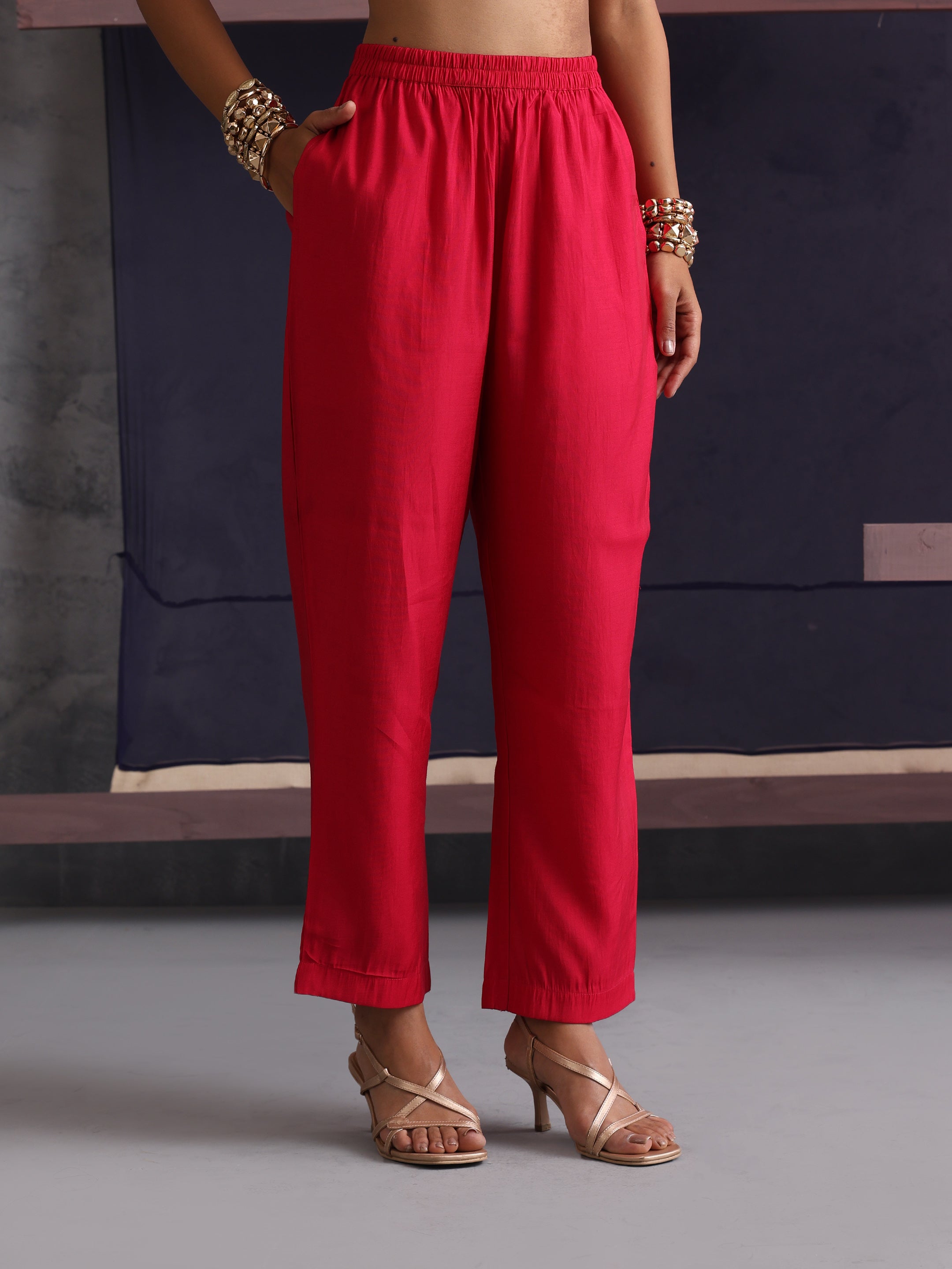 Khushal K Women Round Neck Prined Chanderi Kaftan set