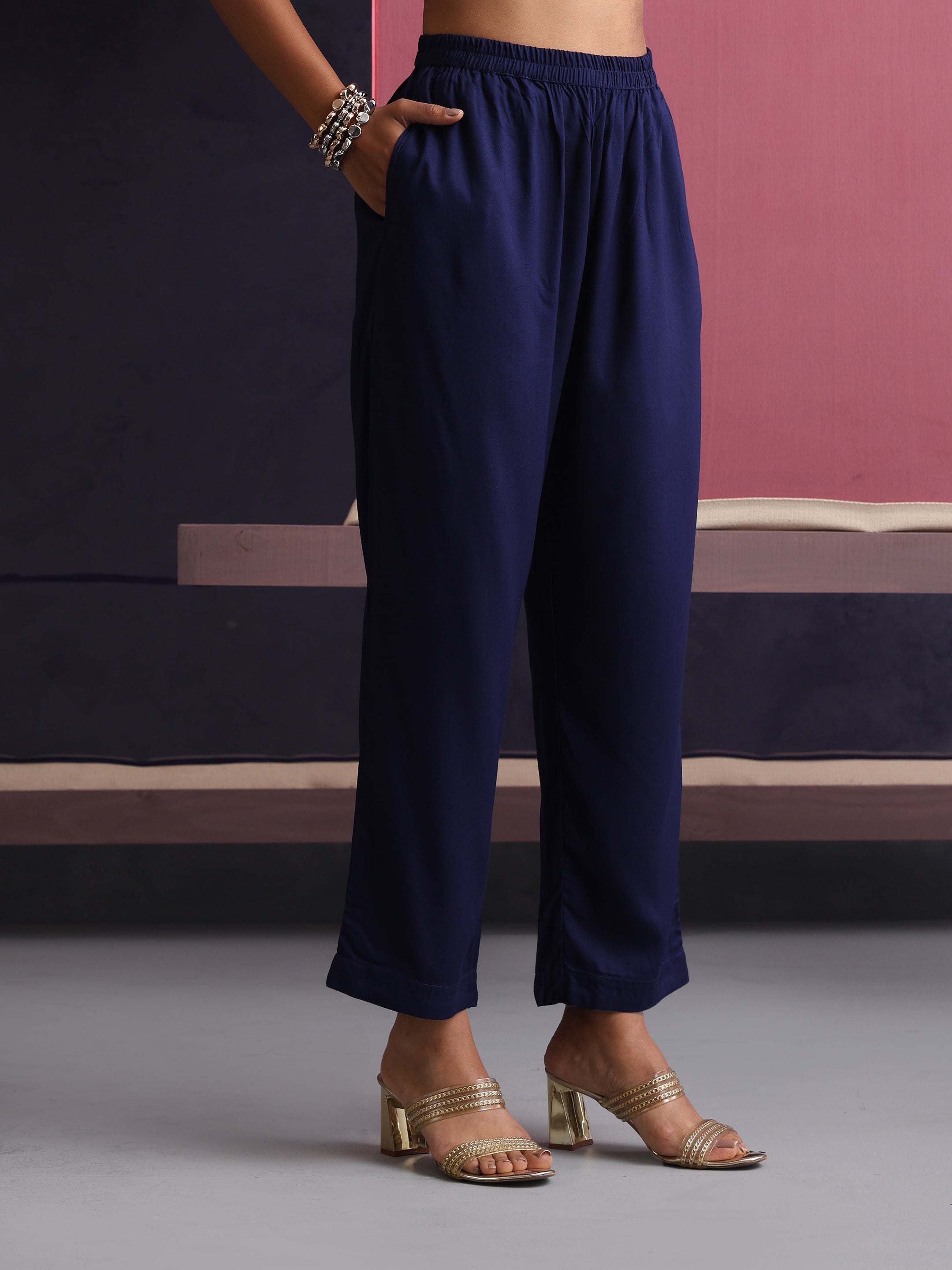 Khushal K Women Mandarin collar Blue Kaftan set