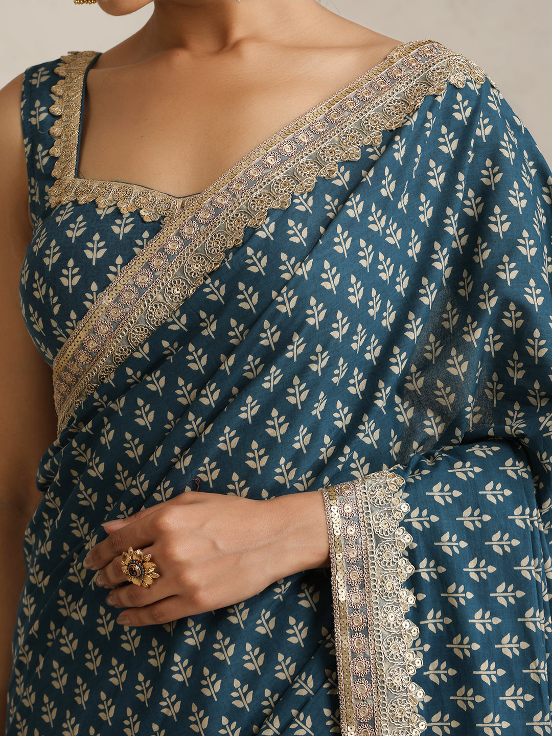 Ethnic Motifs Sequinned Pure Cotton Fashion Saree